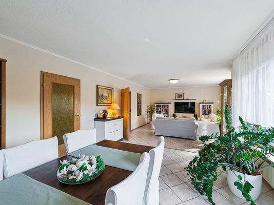 Wohn und Essbereich EG