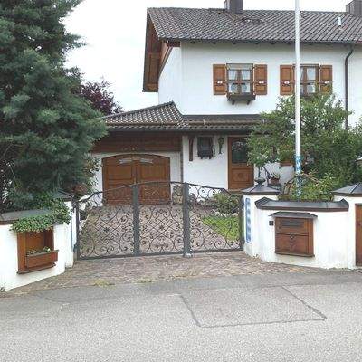 Ansprechende gepflegte Hausansicht