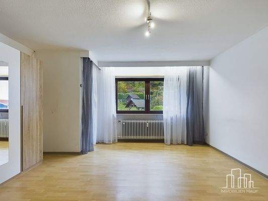 CAM02839G0-PR0200-STILL009