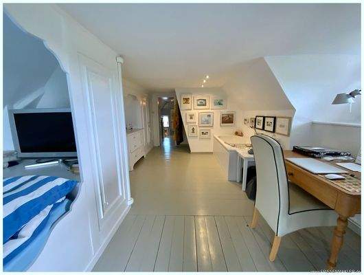 Wohn-Schlafzimmer oben