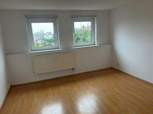 2 Wohnung DG links Schlafzimmer.jpg