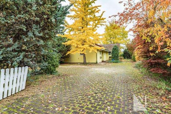 Auffahrt zum Grundstück