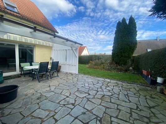 Blick vom Freisitz zum Garten