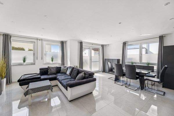 Wohnzimmer/Essbereich