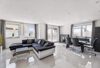 Wohnzimmer/Essbereich