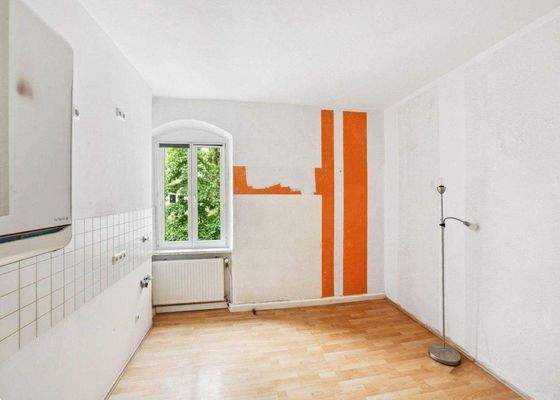 Geräumige Küche mit Platz für eine Essecke ähnlich