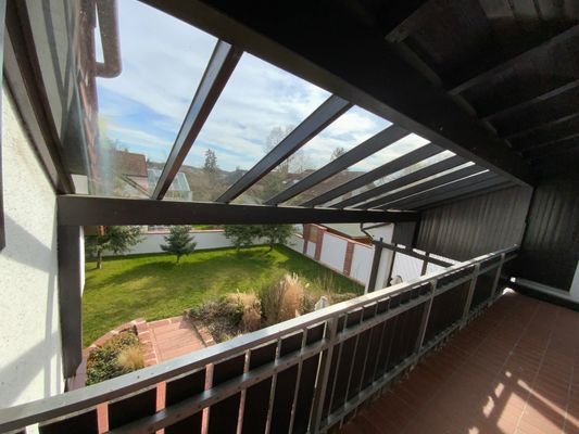 Balkon mit Blick in den Garten