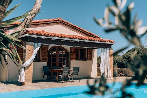 Kreta, Roumeli: Wunderschöne Villa auf dem Land