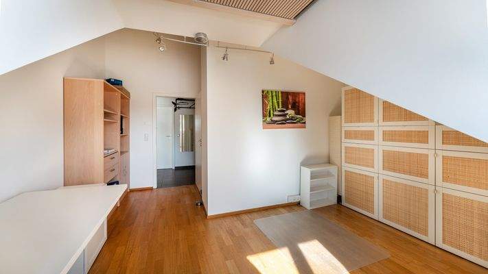 Büro / Schlafzimmer