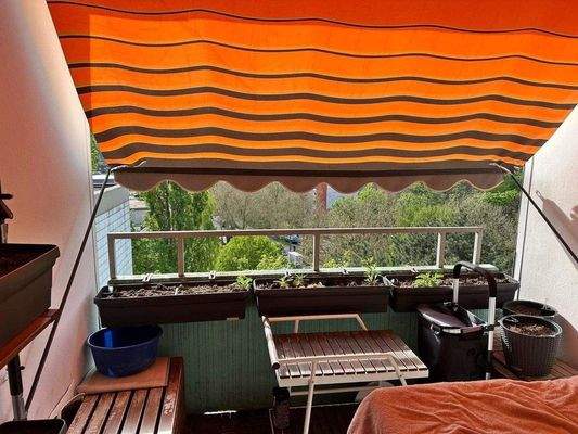 Sonnenbalkon (Loggia) mit Marquise