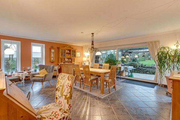 Haupthaus Wohn-/Essbereich Ansicht I