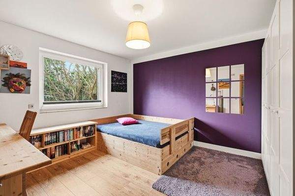 eines der Zimmer in EG