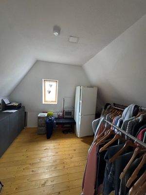 Wohnung DG: Ankleide/ Arbeiten