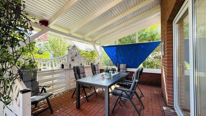 überdachte Terrasse