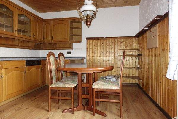 Einbauküche im EG (Durchgang zum Wohnzimmer)