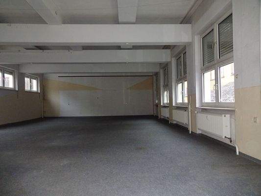 großzügige Fläche