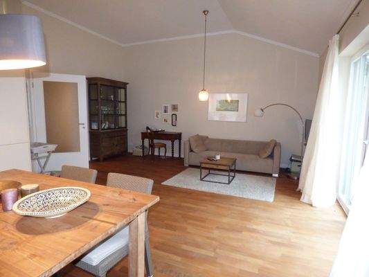 Wohnzimmer_Wohnung_OG_HausA