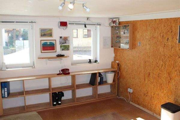 Büro/Kinder-/Schlafzimmer