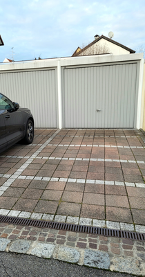 direkt neben dem Haus - Einzelgarage in 3-er-Reihe