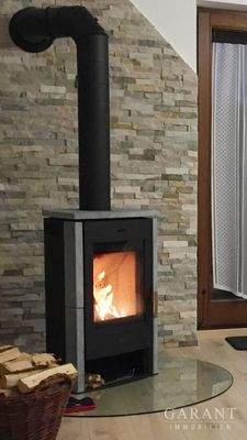 Holzofen im Wohnbereich