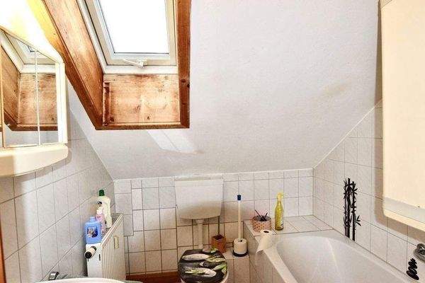 Wannenbad mit Fenster