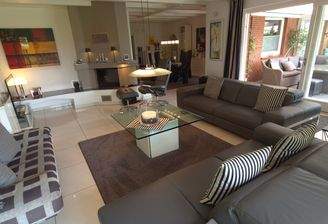 Wohnzimmer mit Kamin