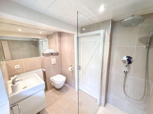 Ihr Herzstück. Ansicht 2 Badezimmer Nr. 1 im EG 