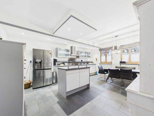 Küche und Esszimmer