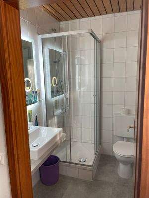 Zeitlos ausgestattete Bäder