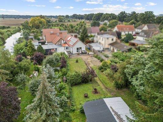 Blick über das ganze Grundstück