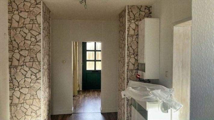 Flur mit Blick zur Haustür