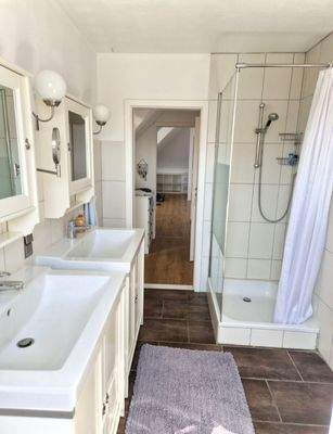 Badezimmer DG