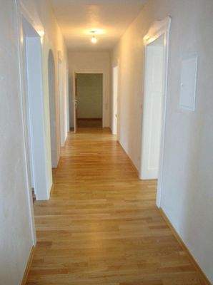 Grosszügiger Flur.JPG