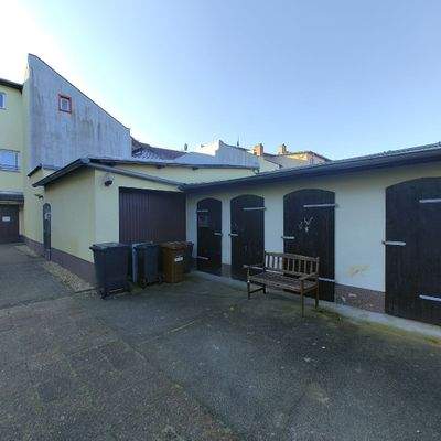 Hinterhof mit Schuppen