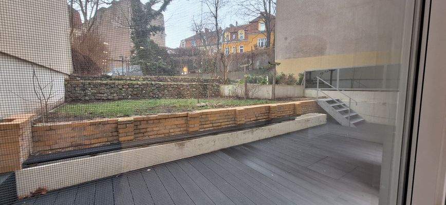 herrliche Terrasse zum Innenhof.jpg