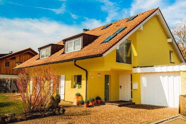 Haus-vorne-eingang-1