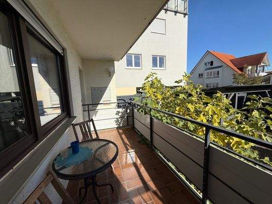 vorderer Balkon EG
