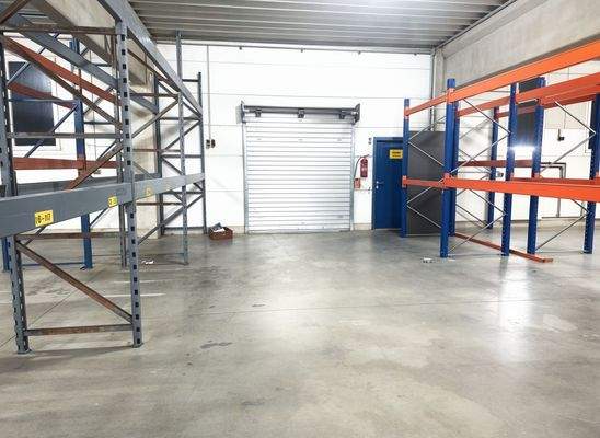 Lagerhalle 2 ( 359 m² ) 