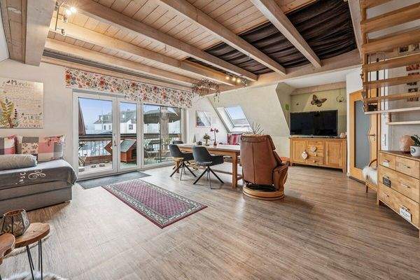 Wohnzimmer (Whg. DG)