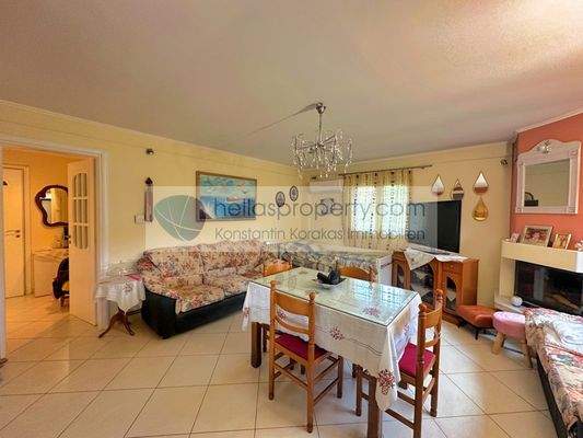 e4180736628243e4b37faa53eb93dcc4-original