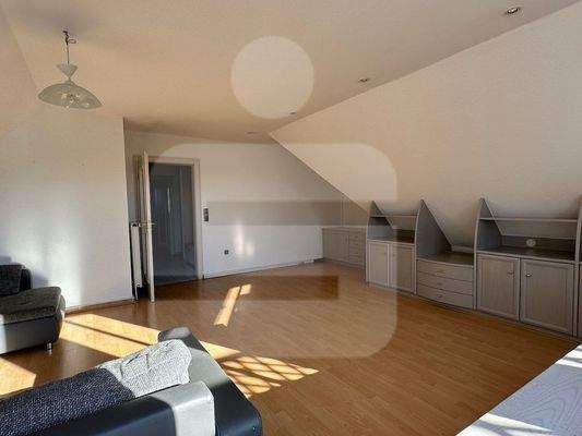 Blick vom Balkon in das Wohnzimmer