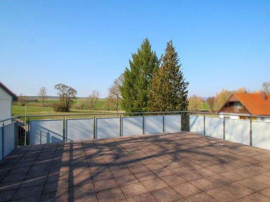 Dachterrasse mit Blick ins Grüne