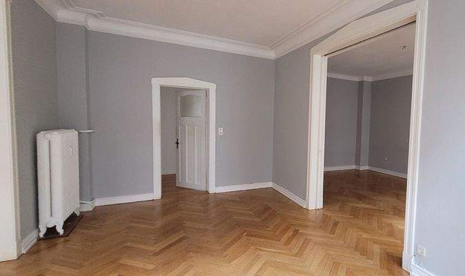 Wohnraum 2-3, strassenseits