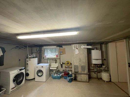 Wasch-/ Trockenbereich Keller
