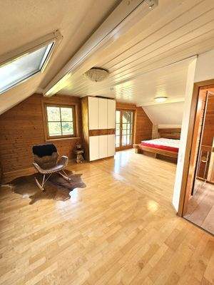 großen Elterschlafzimmer DG.jpg