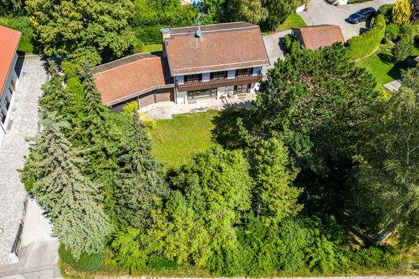 Grundstück mit Altbestand