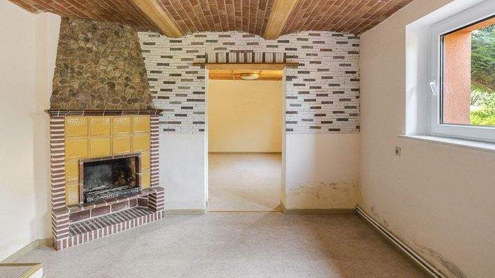 Raum 2 mit Kamin (Souterrain)