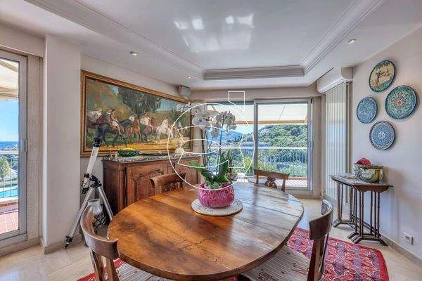  Mandelieu-la-Napoule