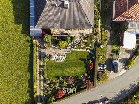 TRAUMLAGE MIT VIEL GRÜN