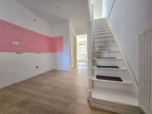 Küche und Treppenhaus